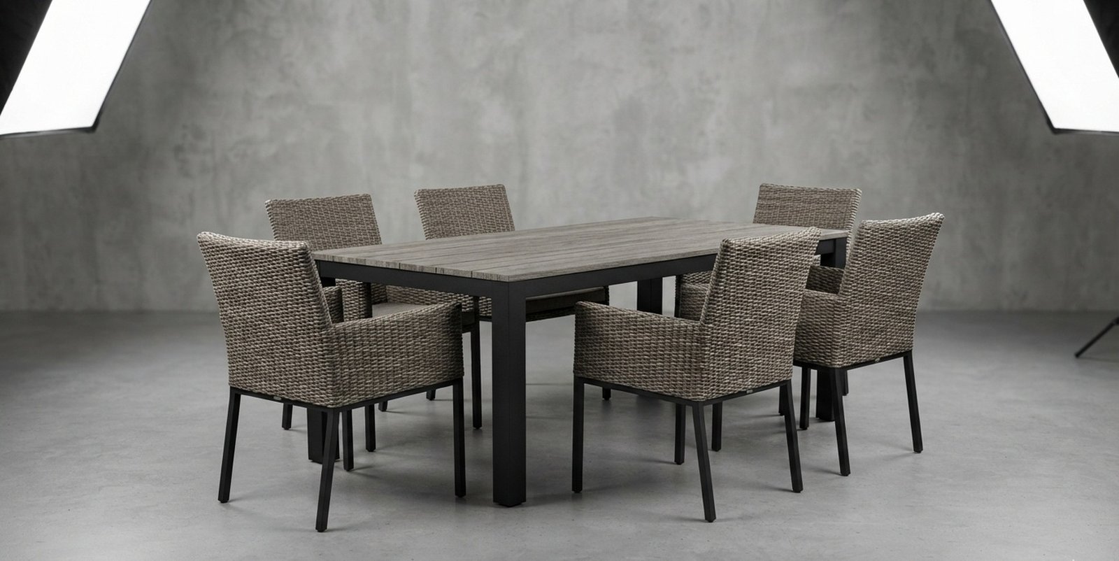 Set Furniture Outdoor Cafe Bahan Ratan Tahan Lama